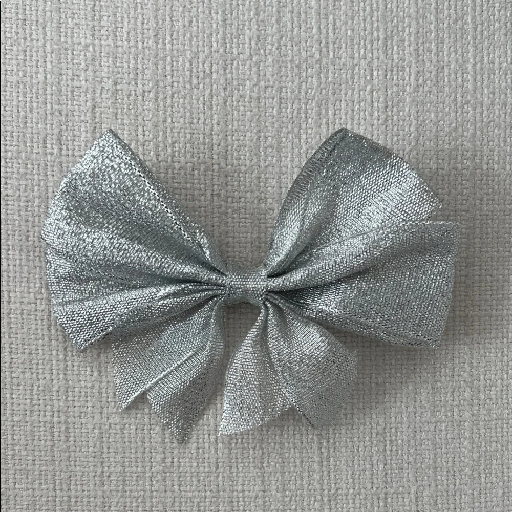 💚BUY 3 for $15💚 💚 Gymboree Silver, Hearts and Dots Print Hair Bows